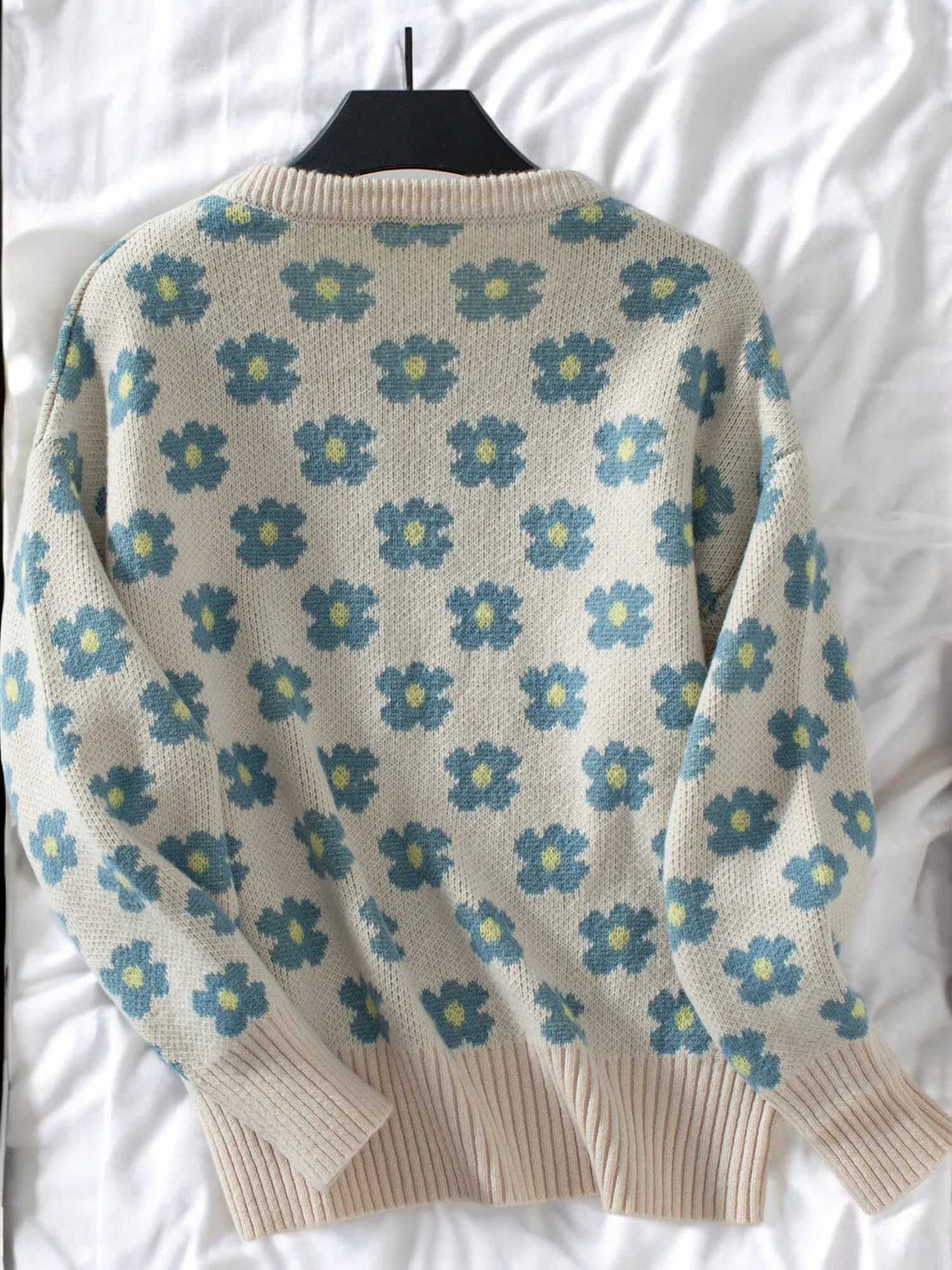 Anna-Kaci Women's Floral Print V-Neck Knit Sweater with Ribbed Cuffs