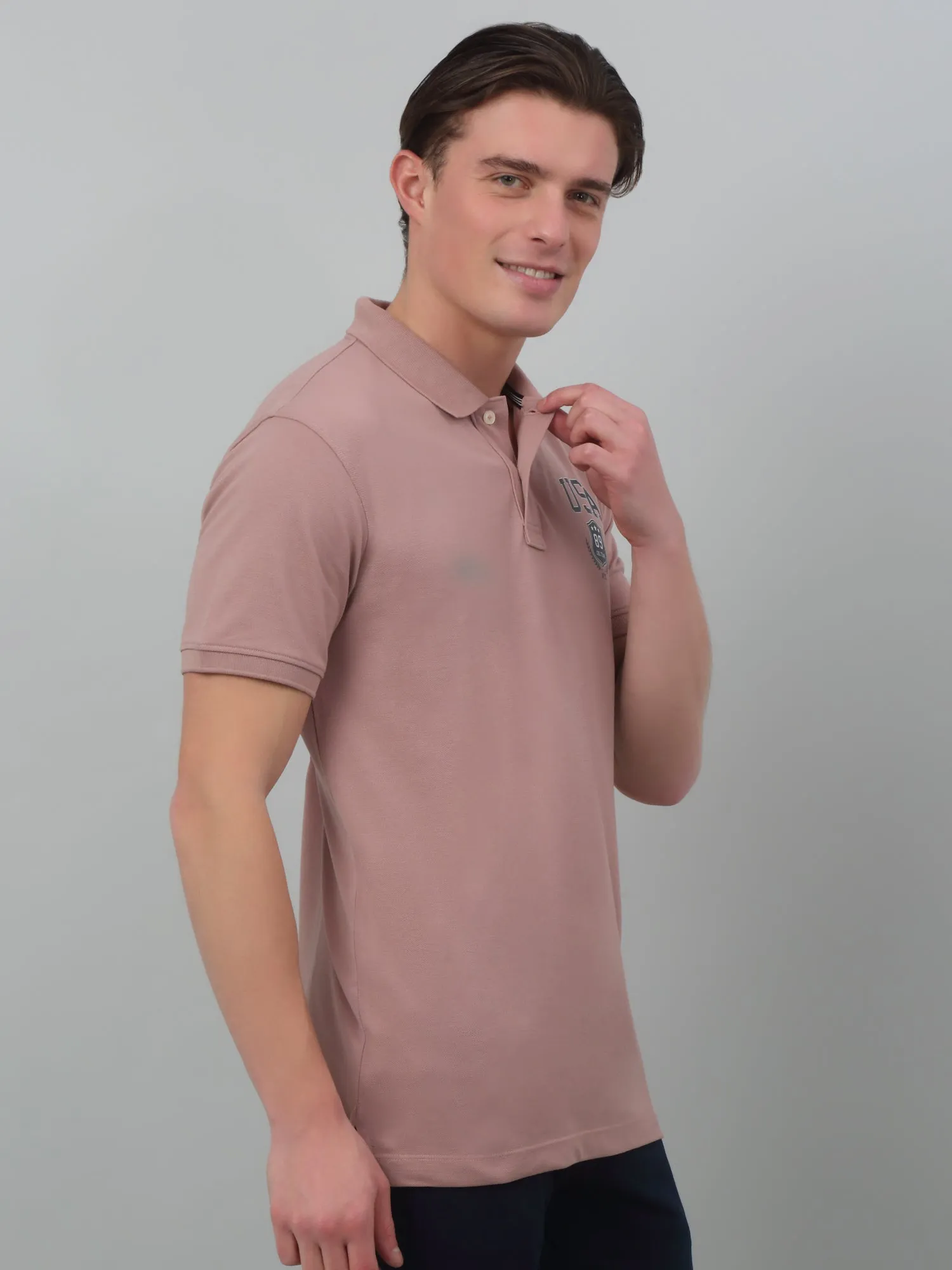 Men's Light Mauve Polo neck Half Sleeve T-Shirt with chest print