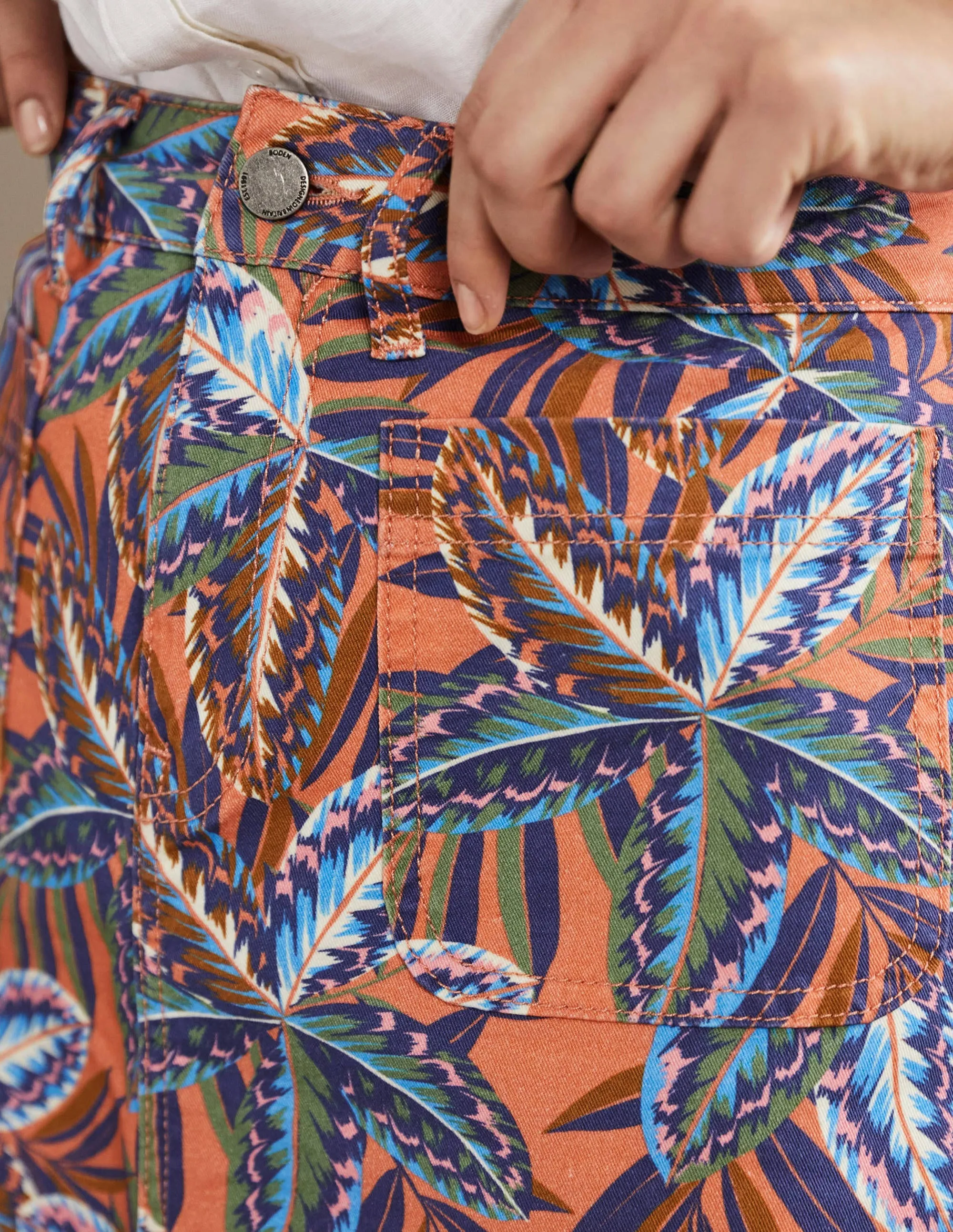 Patch Pocket Skirt-Exotic Leaves
