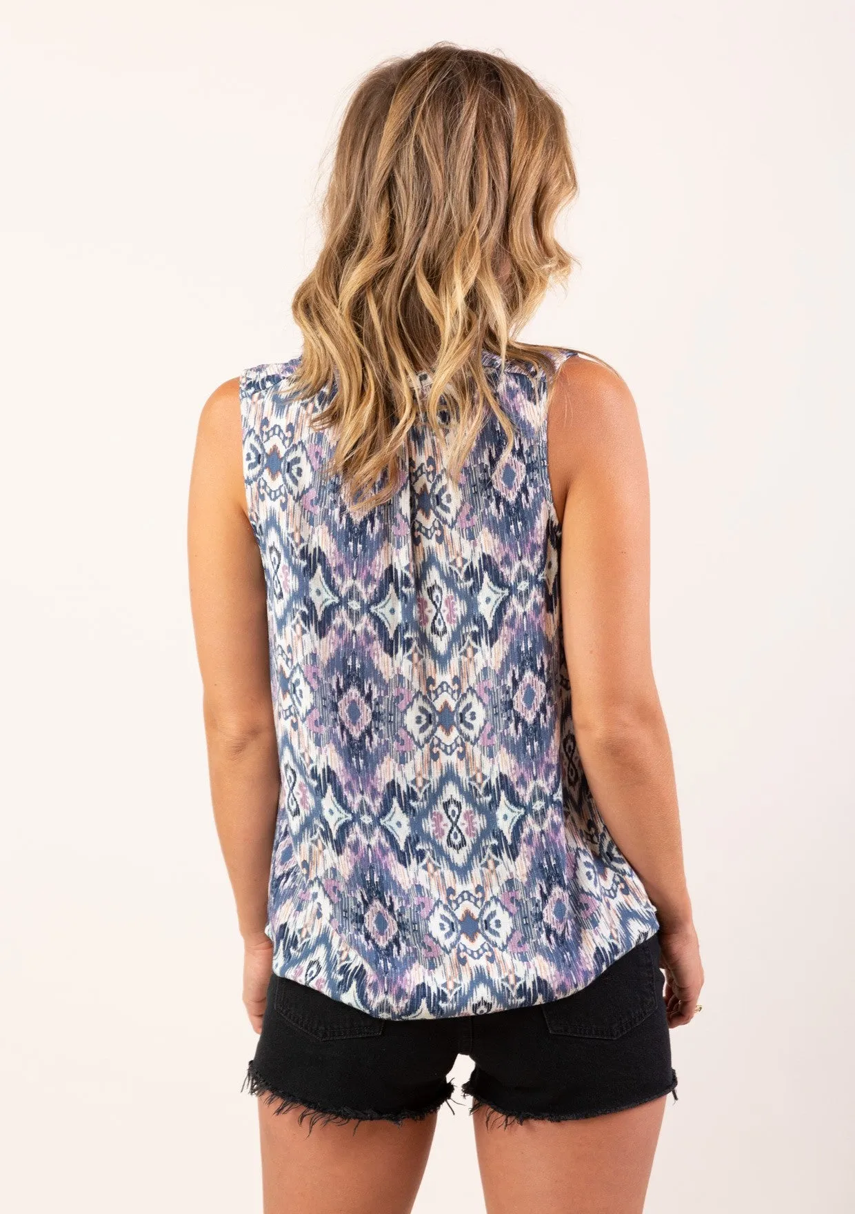 Sleeveless Split Neck Geo Print Top