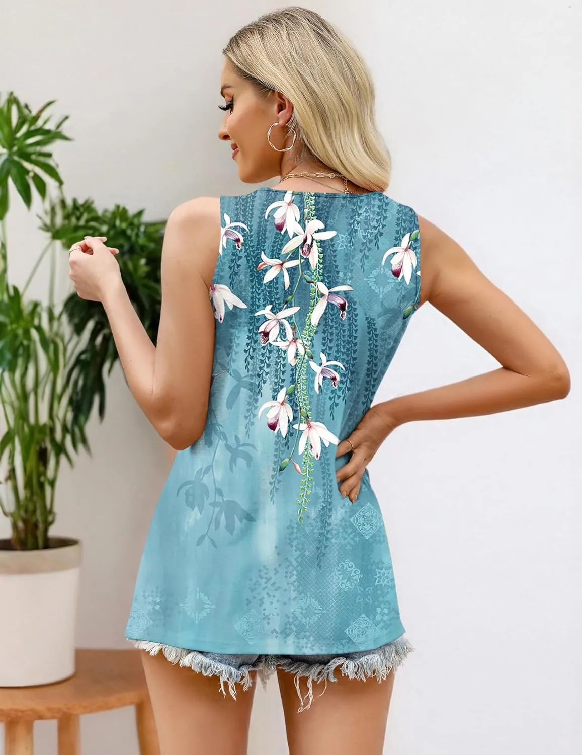 Zeagoo Women's Summer Tank Tops 2025 Pleated Crew Neck Floral Solid Loose Fit Casual Sleeveless Flowy Boho Tunic Shirts